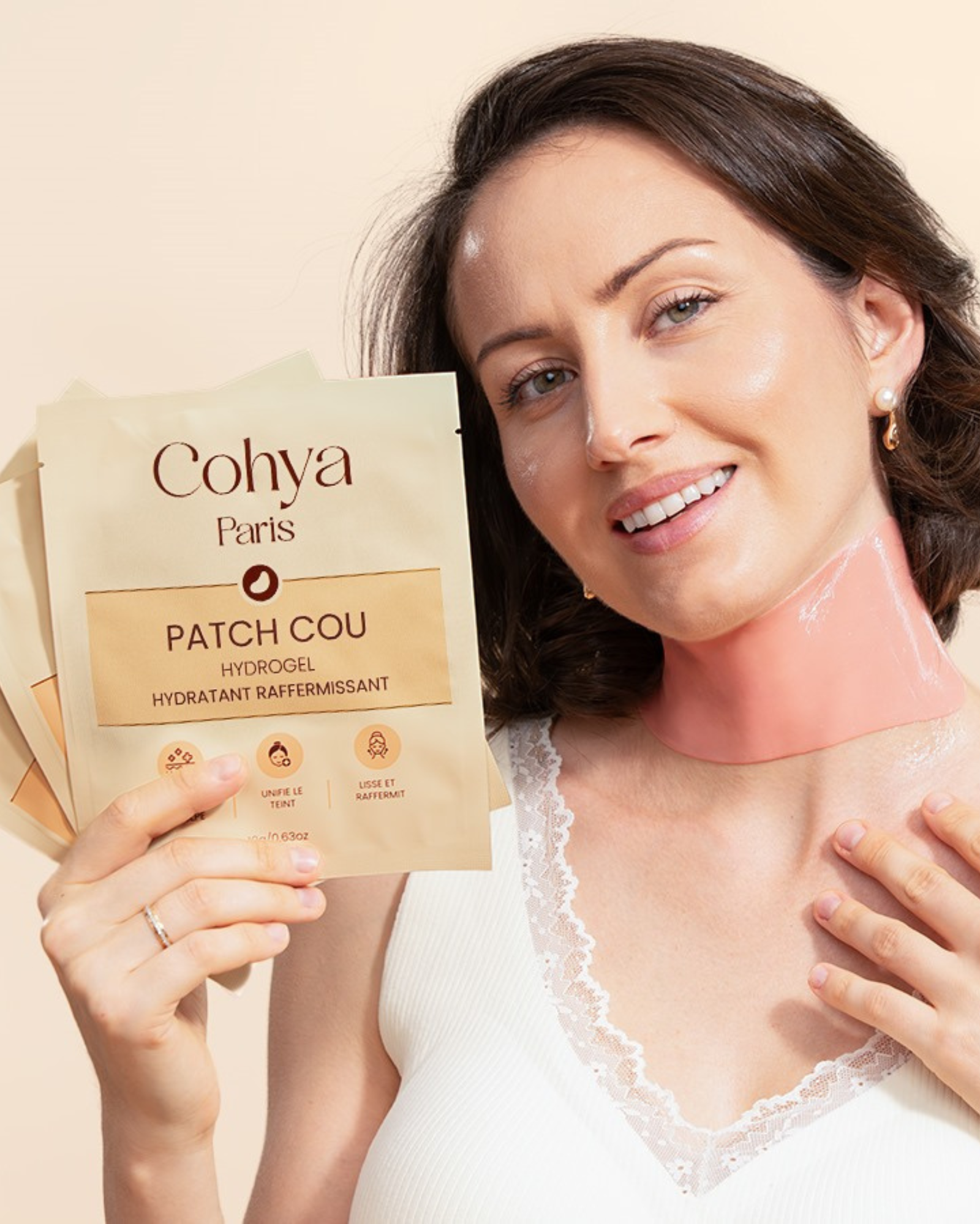 Femme avec 3 patchs pour le cou Cohya